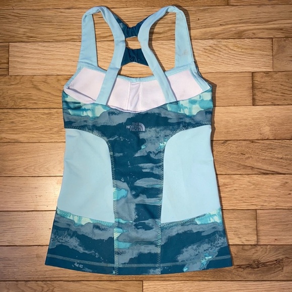 Northface Women’s Racer Back Running Athletic Top NWOT Size M - Picture 3 of 10